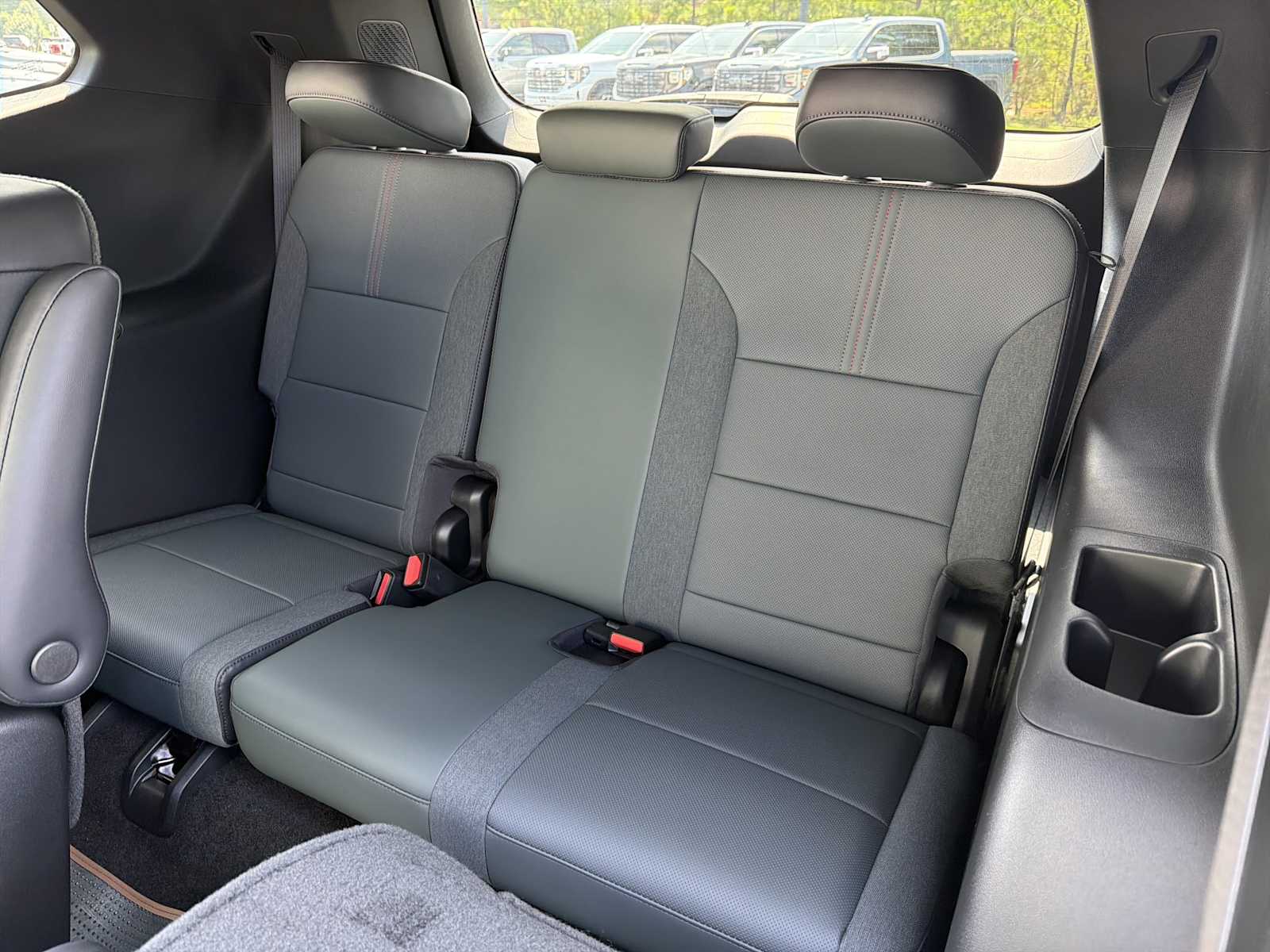 2026 GMC Acadia AT4 - Photo 24