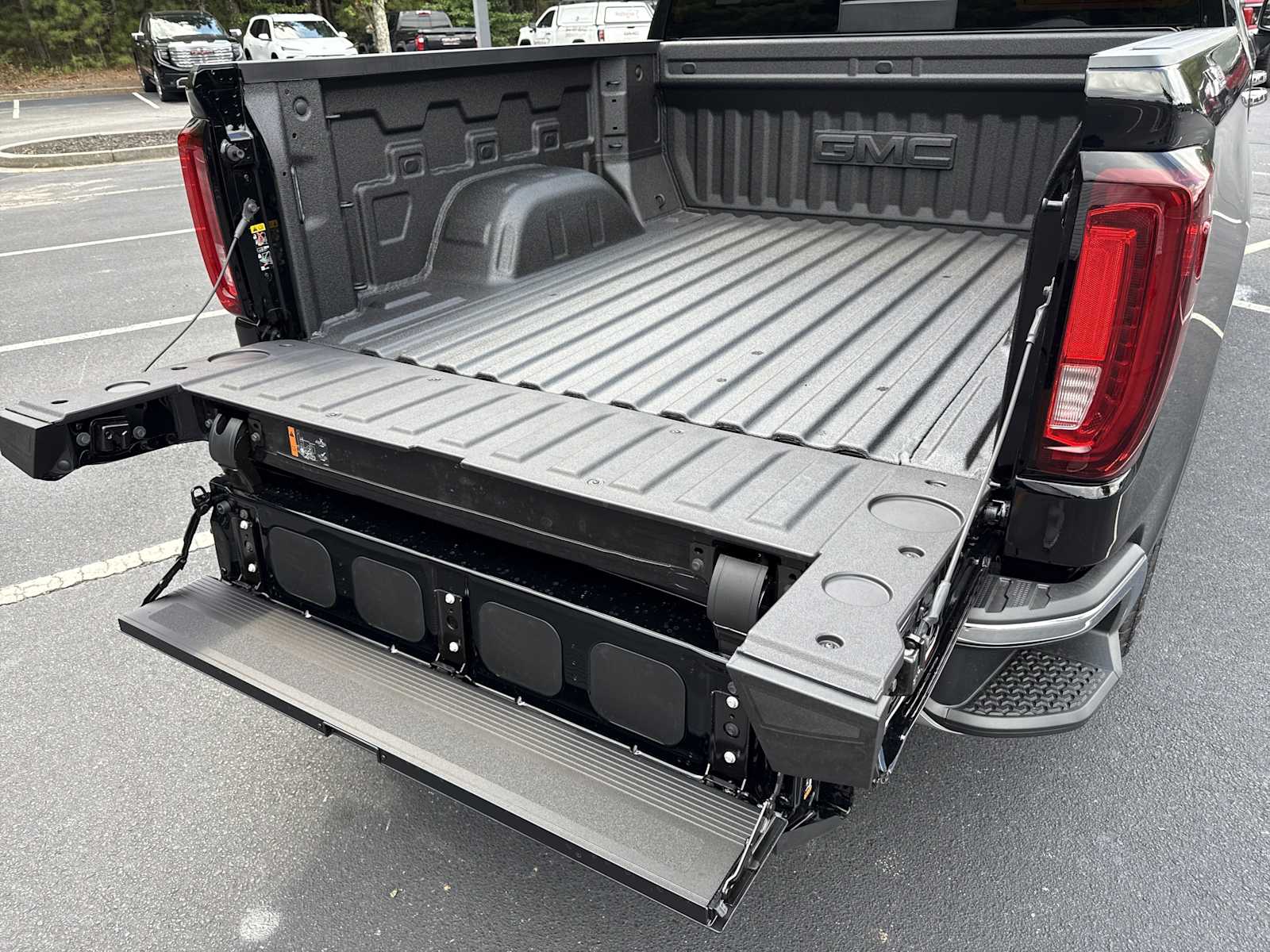2026 GMC Sierra 1500 SLT - Photo 26
