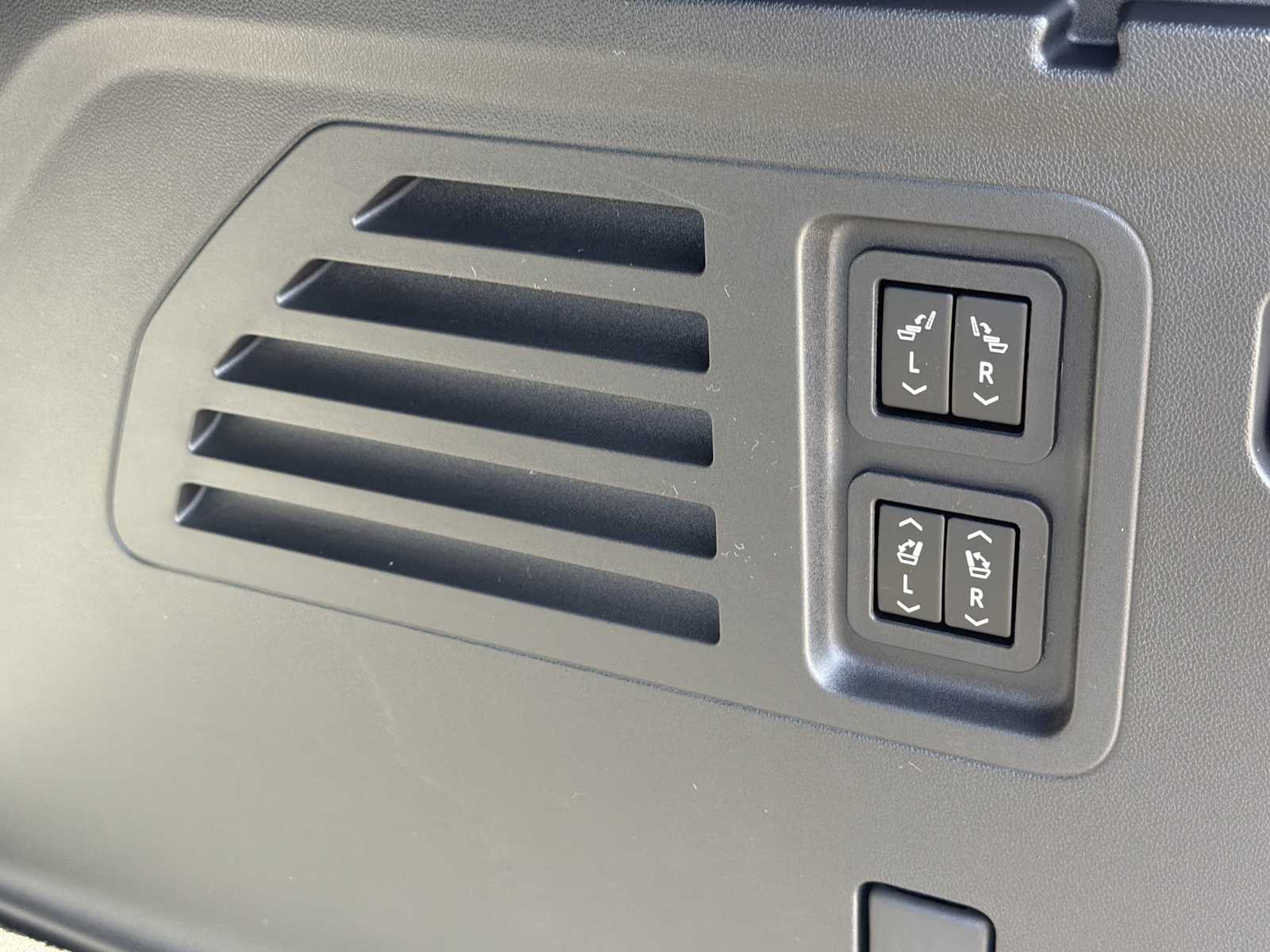 2026 Buick Enclave Preferred - Photo 28