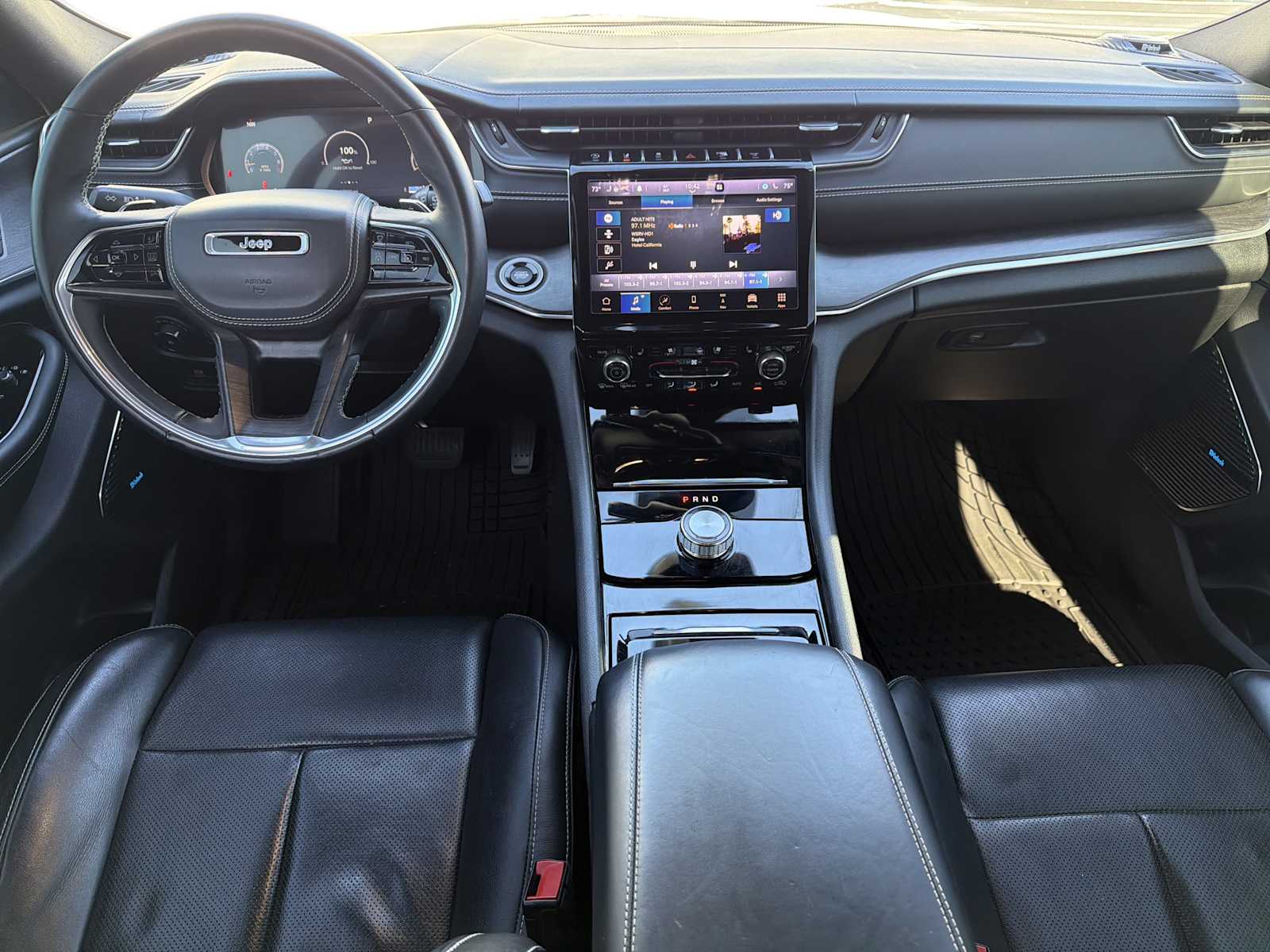 2021 Jeep Grand Cherokee Overland photo 2