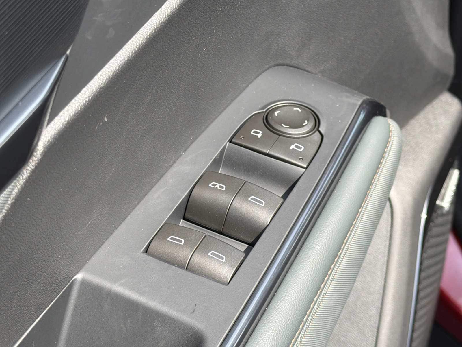 2026 GMC Acadia AT4 - Photo 18
