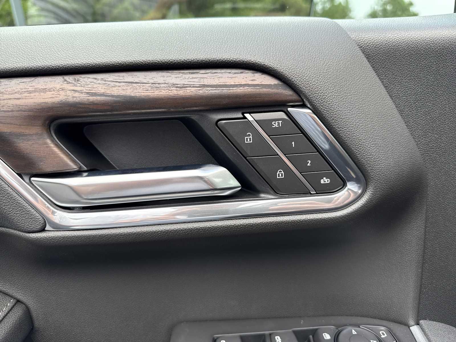 2026 GMC Sierra 1500 SLT - Photo 17