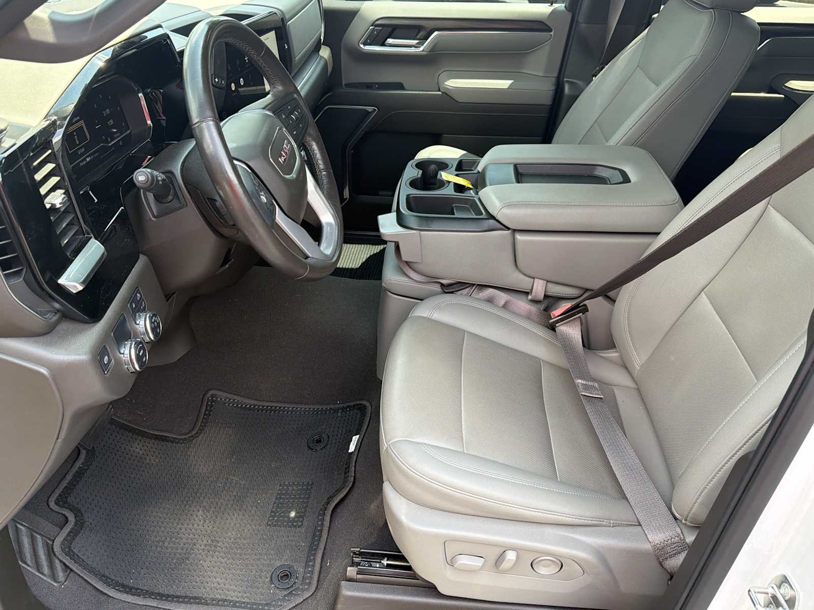 2022 GMC Sierra 1500 SLT - Photo 17