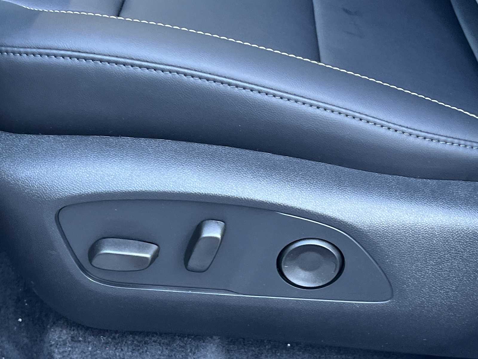 2026 GMC Acadia Elevation - Photo 18