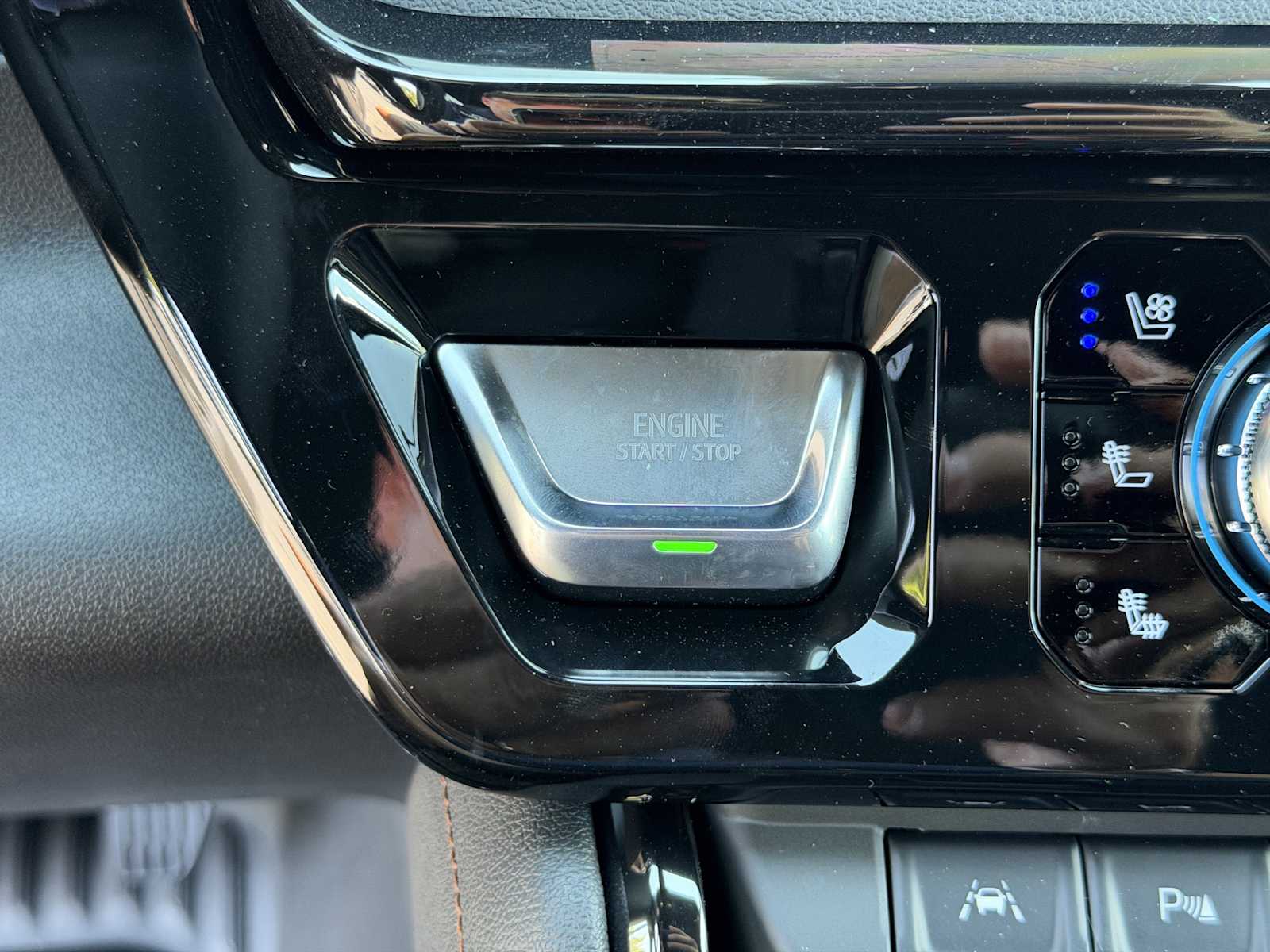 2026 GMC Sierra 1500 AT4 - Photo 9