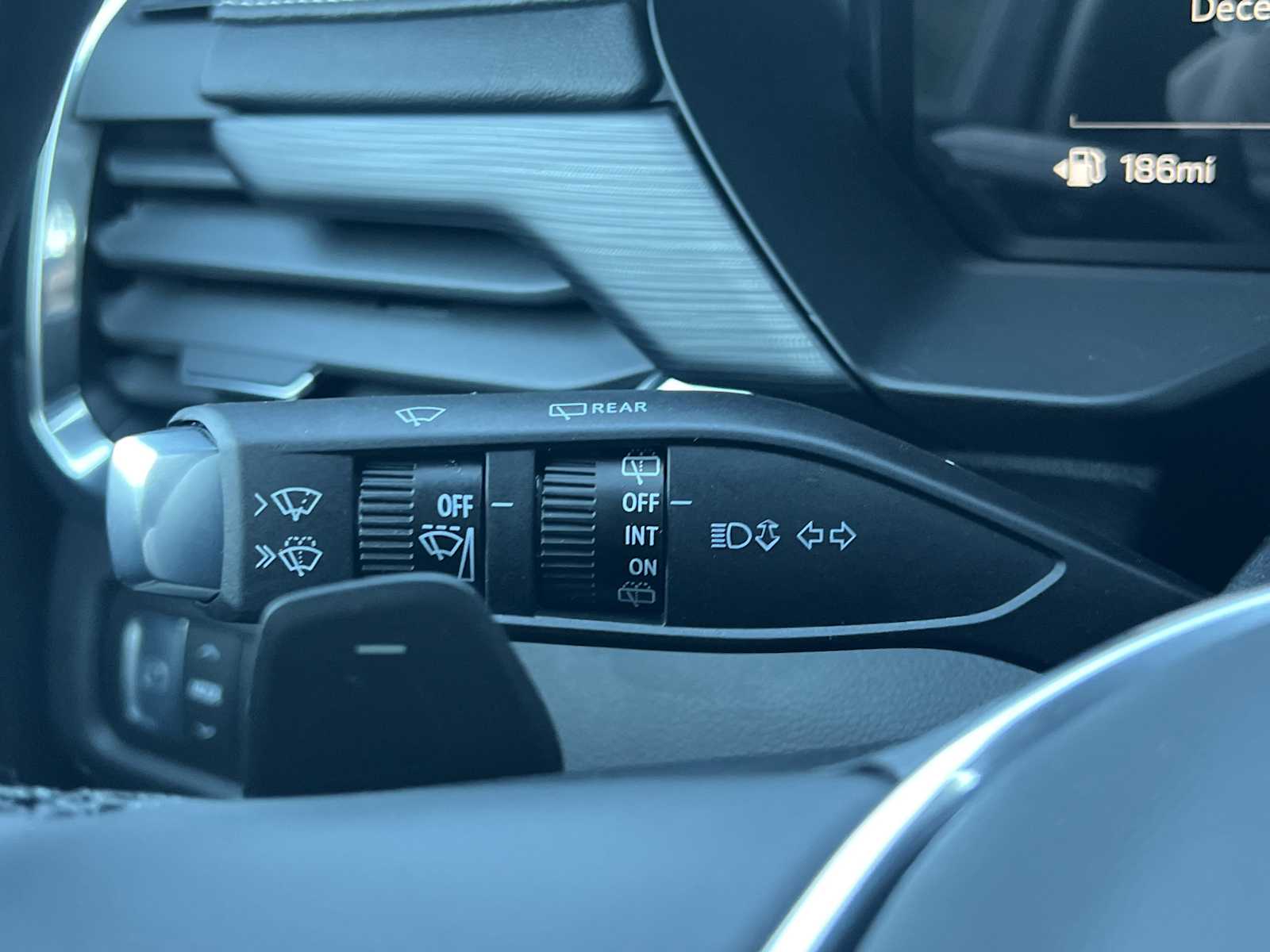 2026 GMC Acadia Elevation - Photo 11