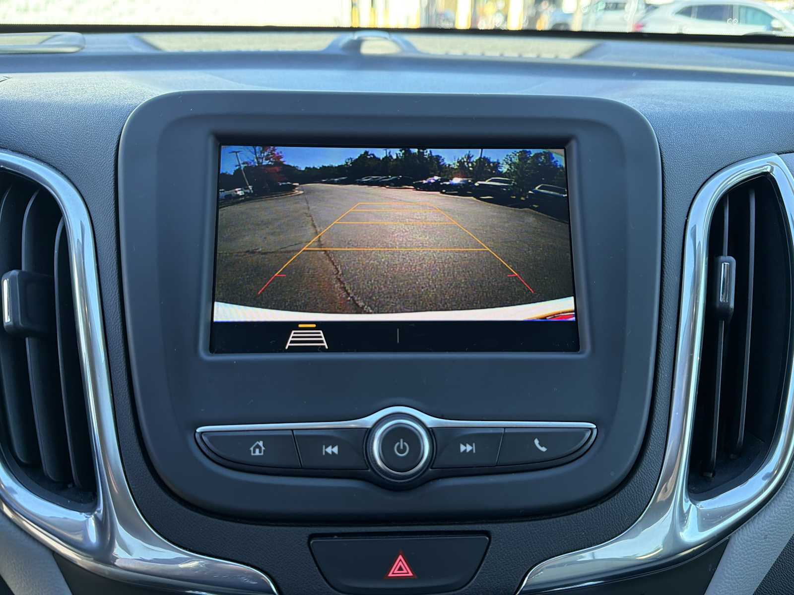 2020 Chevrolet Equinox LT photo 3