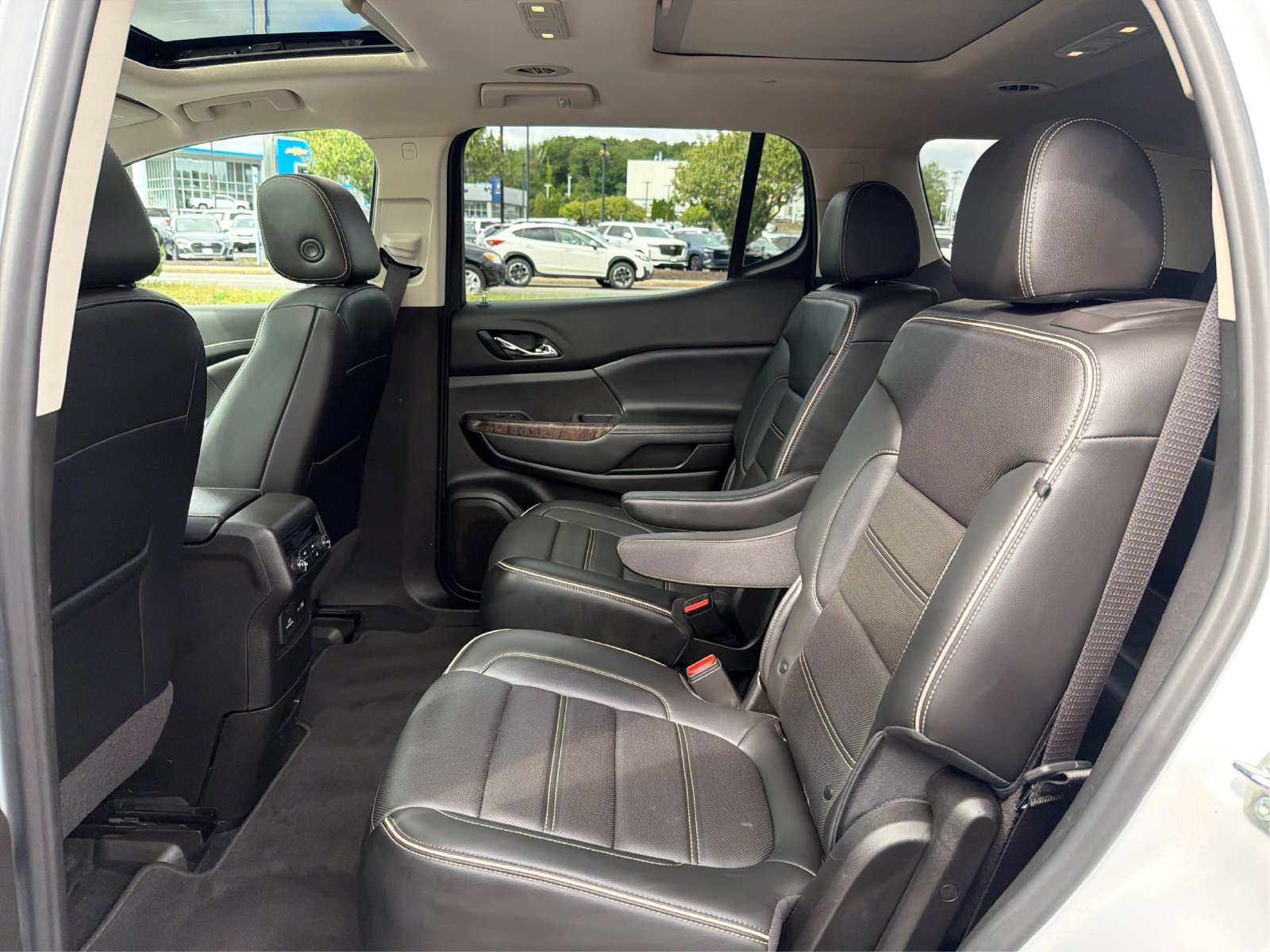 2022 GMC Acadia Denali - Photo 9