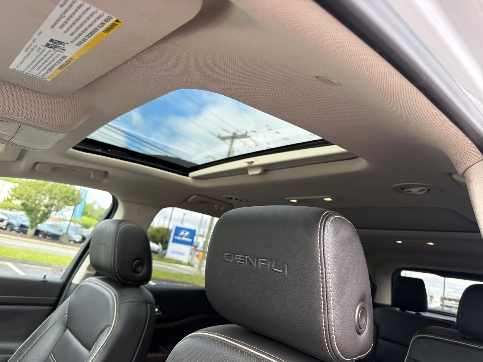 2022 GMC Acadia Denali - Photo 11