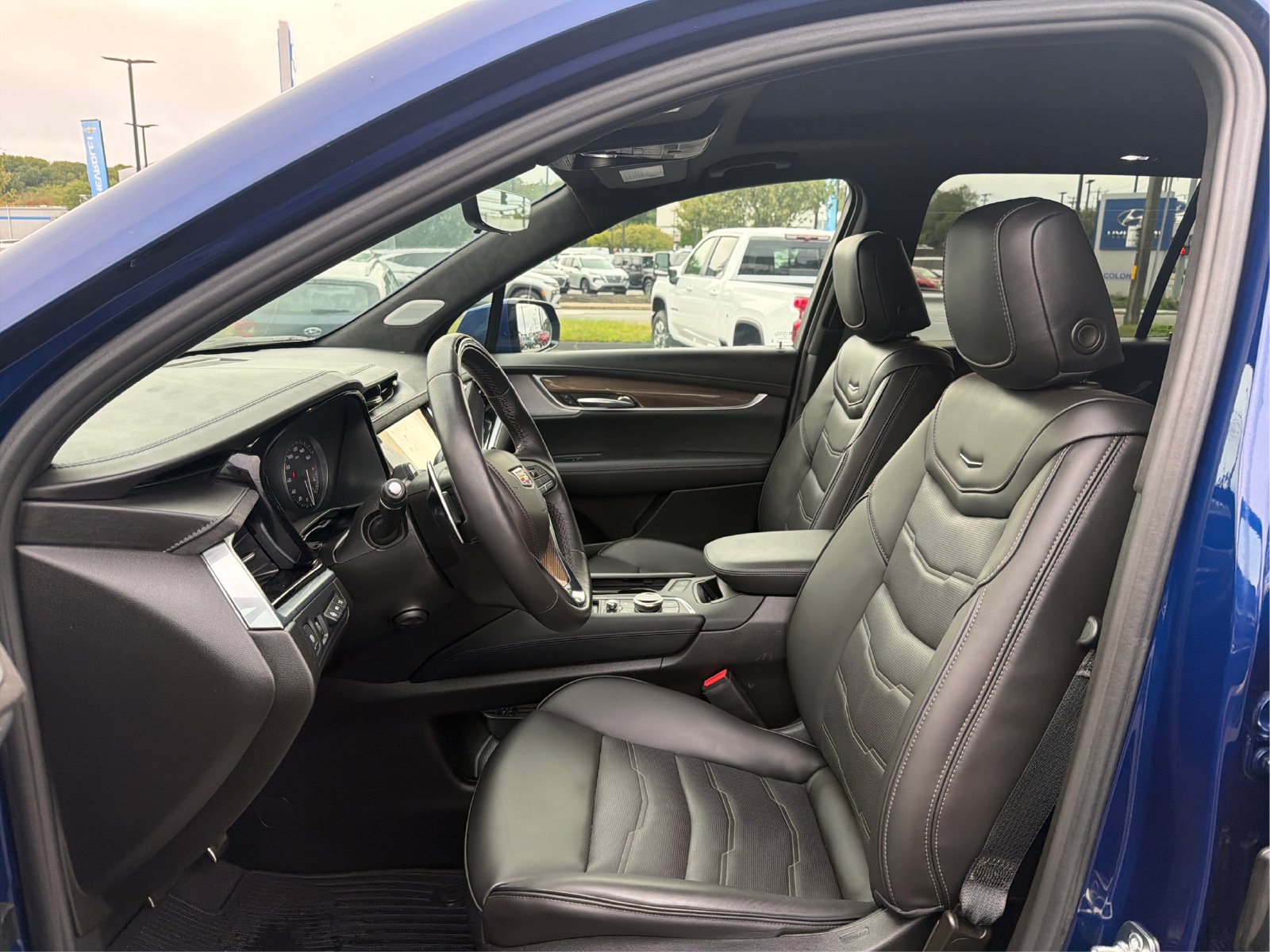 2025 Cadillac XT6 Sport - Photo 9
