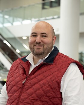 Staff member Chris Young from ID_d92724543551