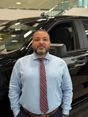 Staff member Alex Cruz from ID_43cd43851632
