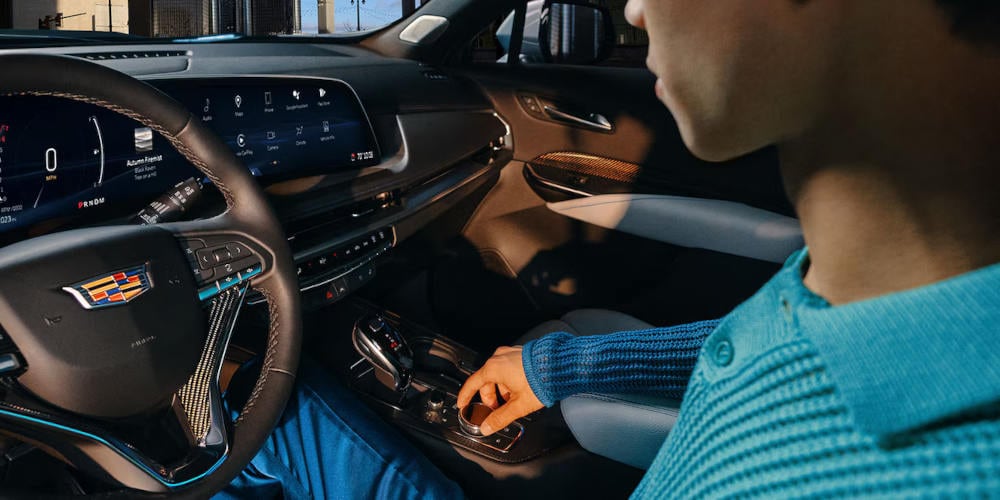2024 Cadillac XT4 interior driver seat