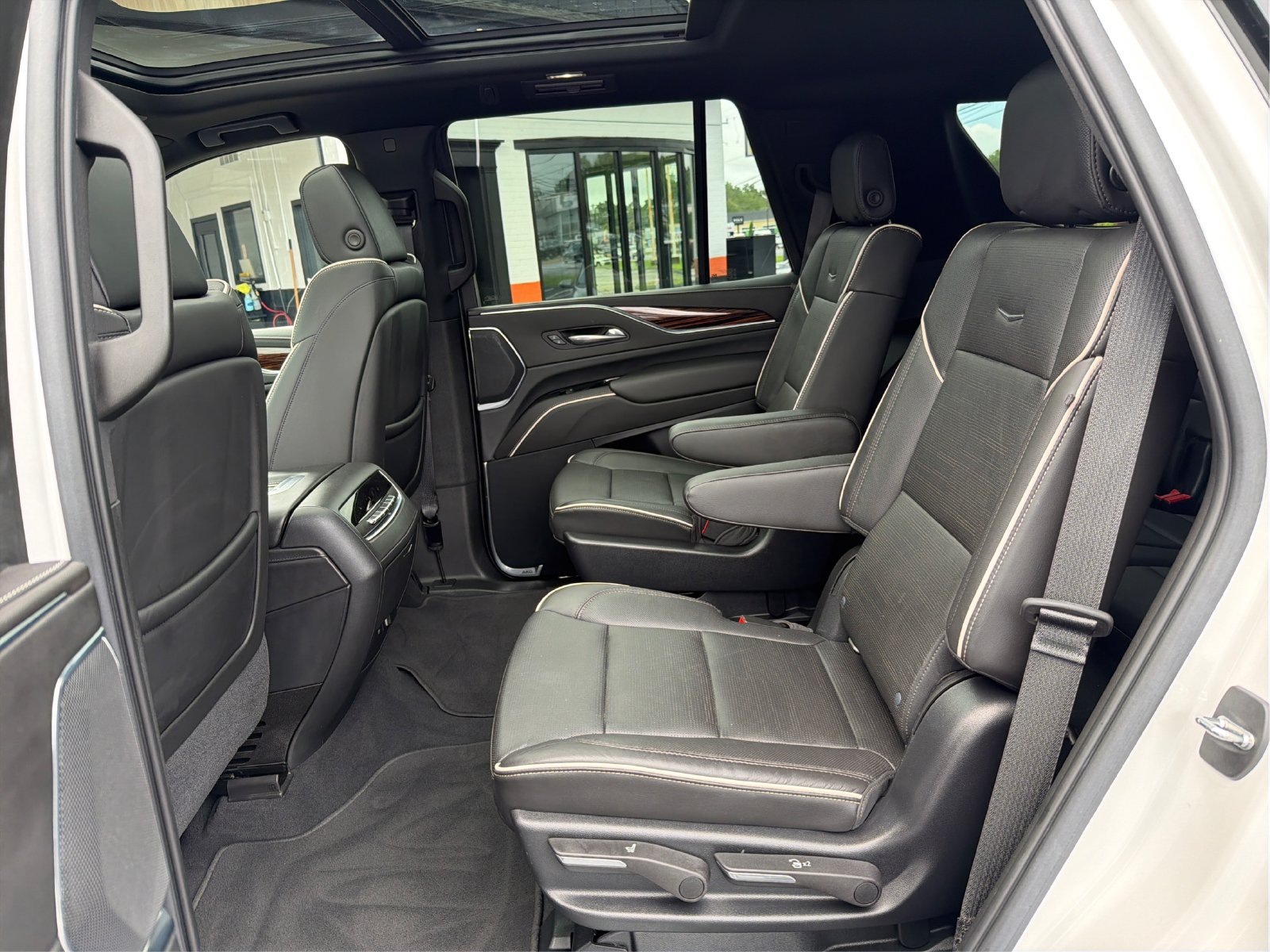 2021 Cadillac Escalade Premium Luxury - Photo 10