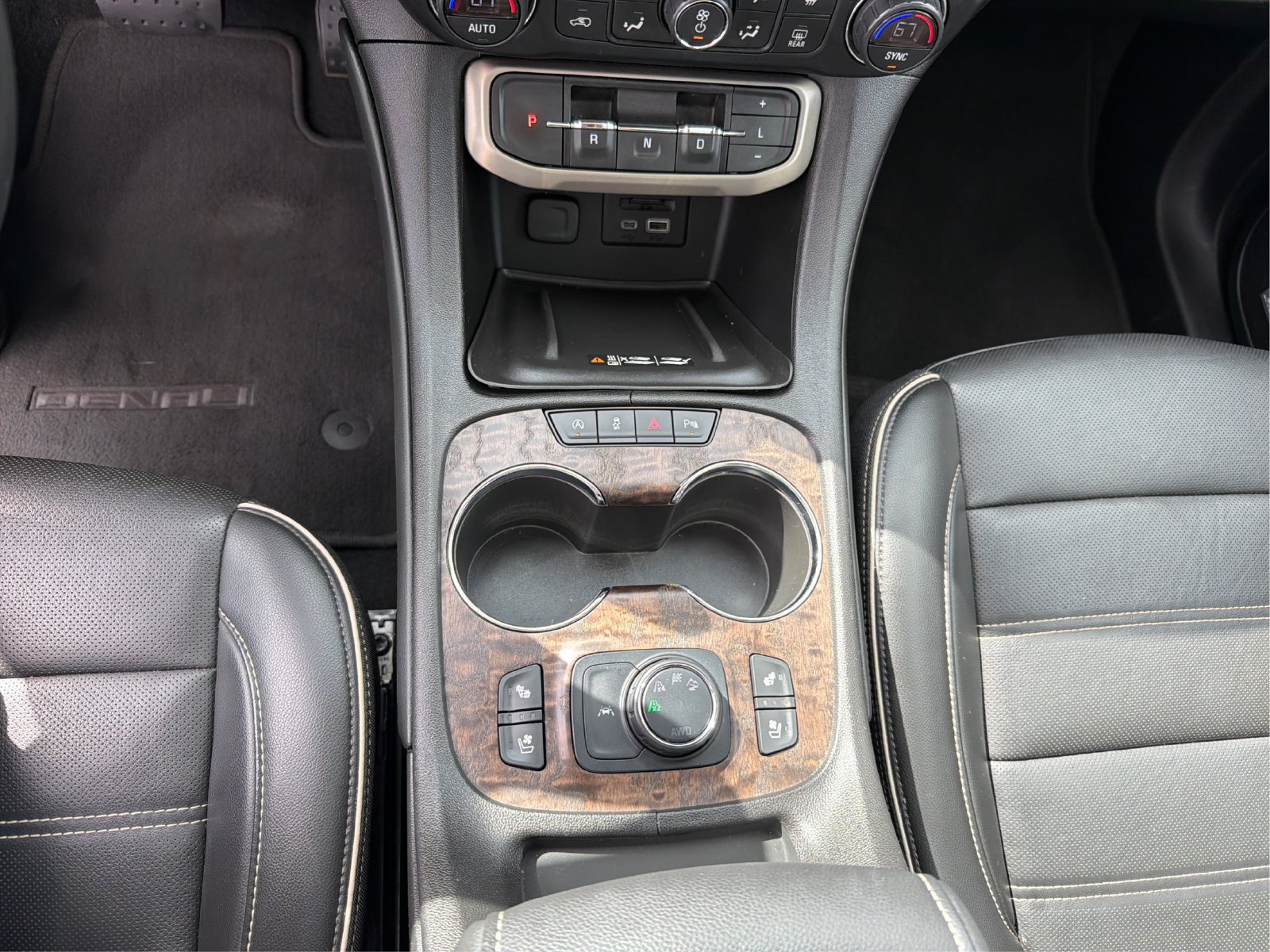 2022 GMC Acadia Denali - Photo 16