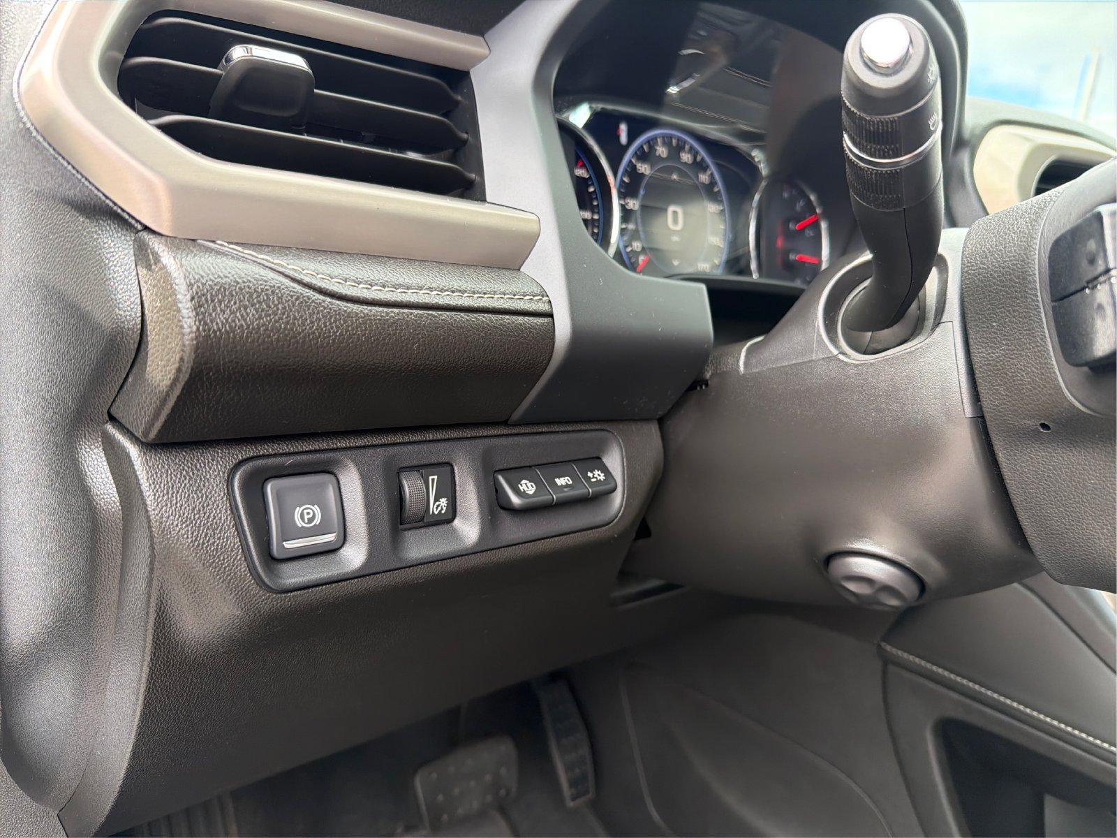 2022 GMC Acadia Denali - Photo 19