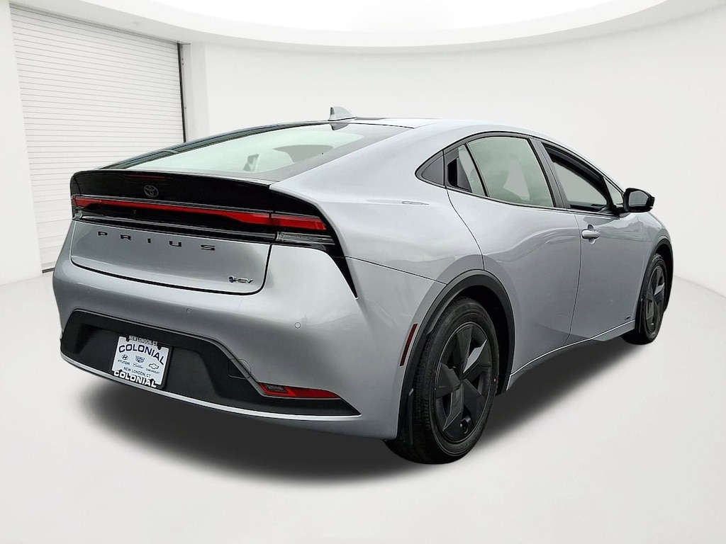 Used 2023 Toyota Prius LE