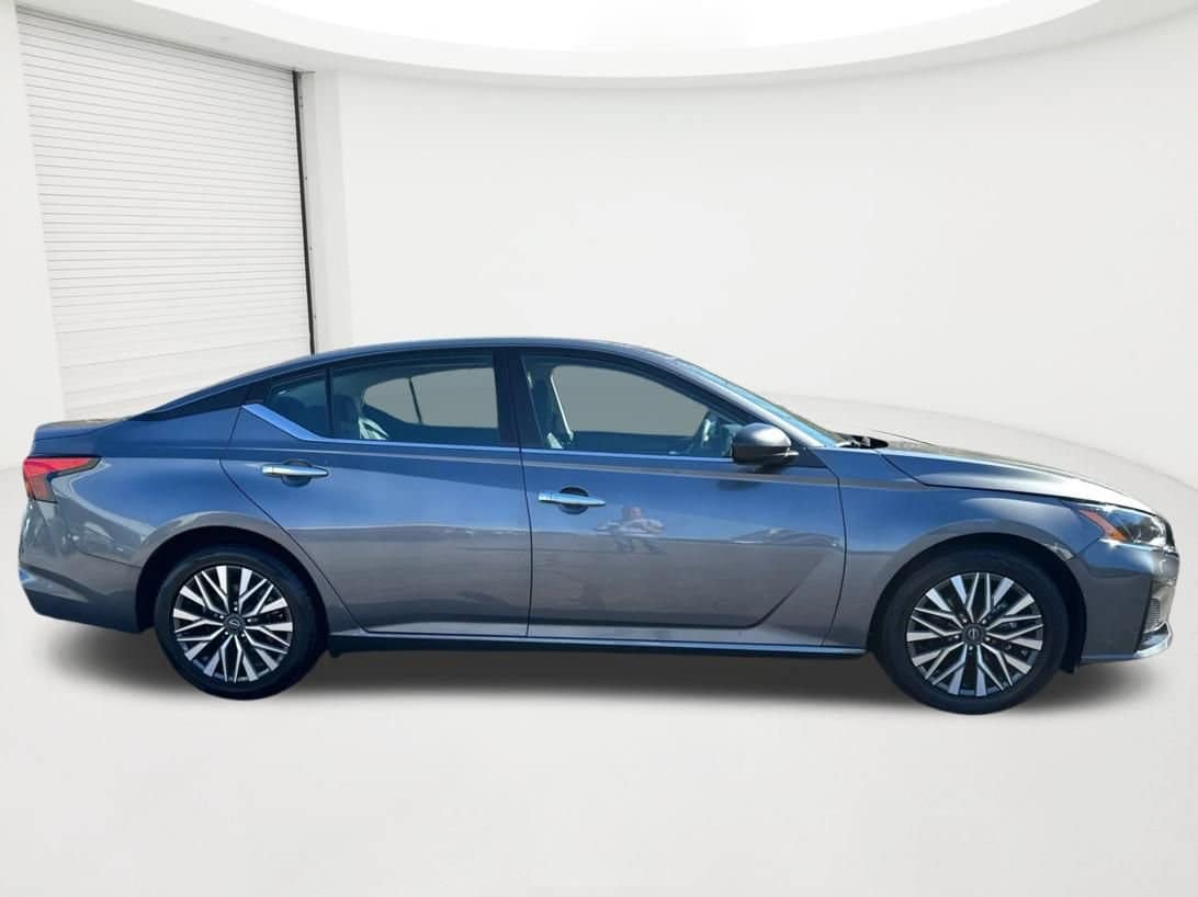 2024 Nissan Altima SV - Photo 4
