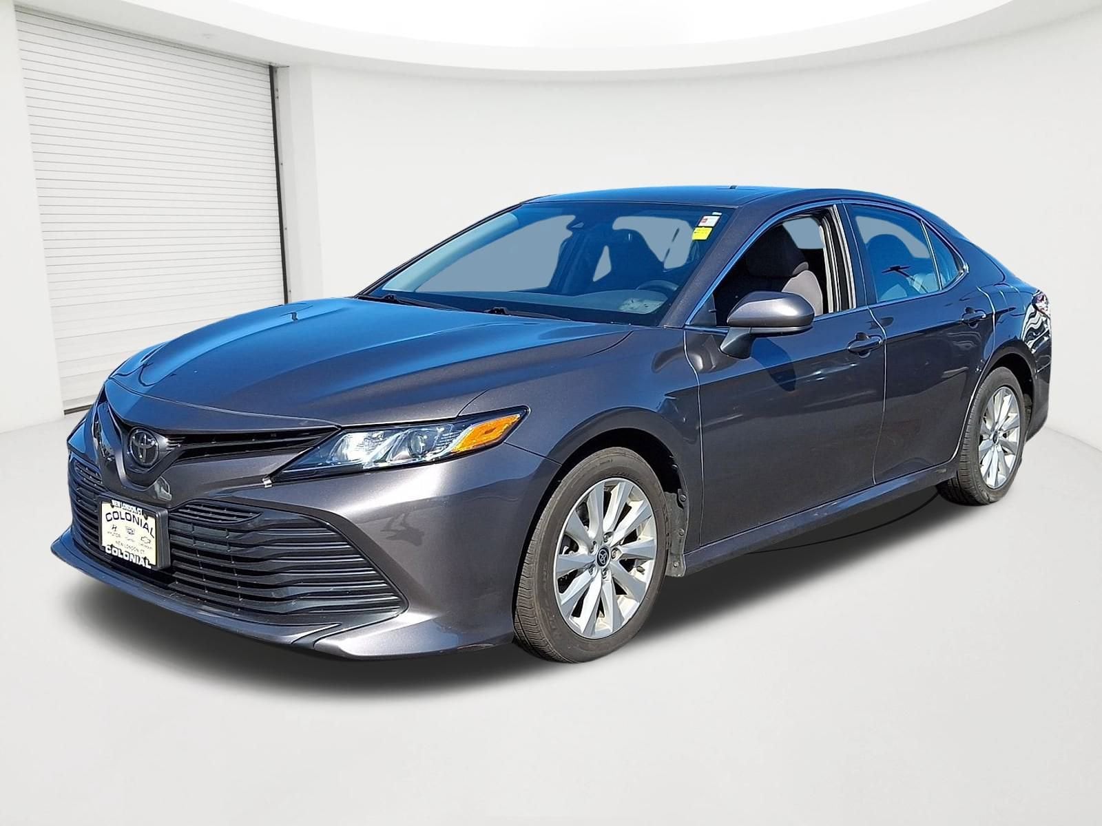 2020 Toyota Camry LE's photo