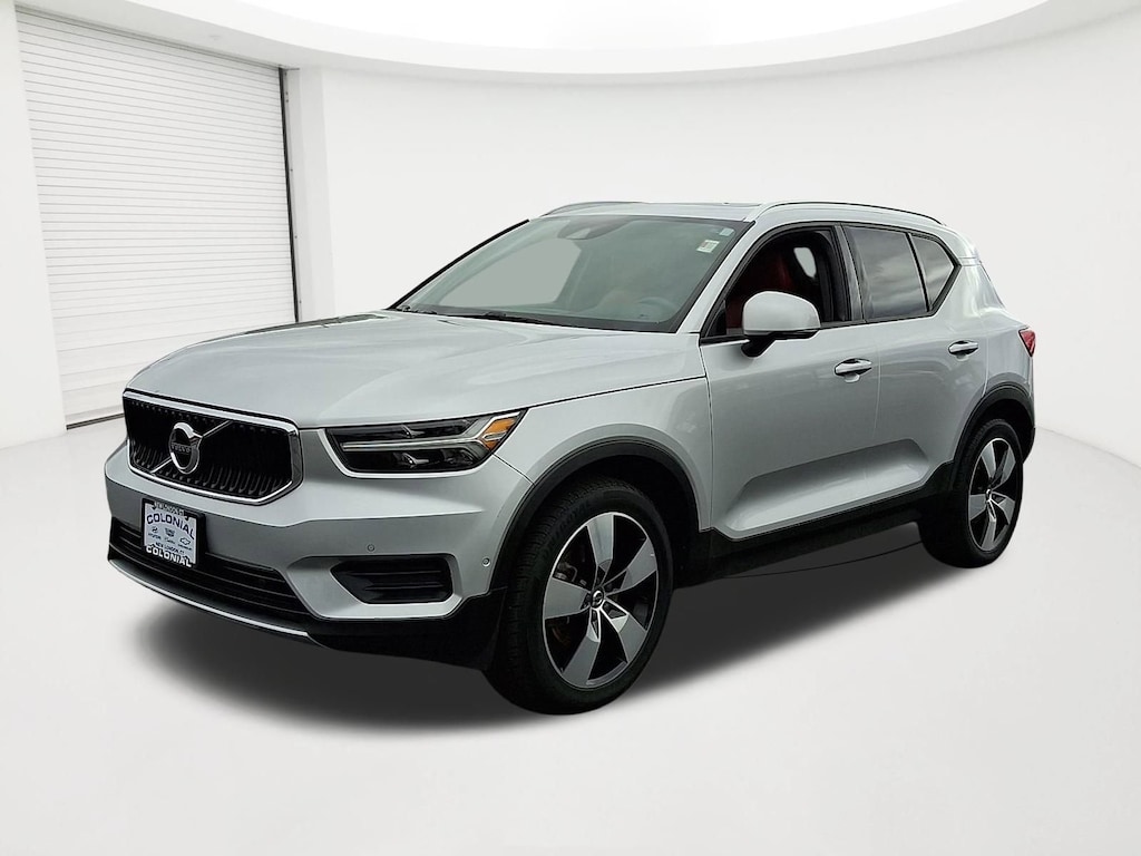 Used 2019 Volvo XC40 Momentum