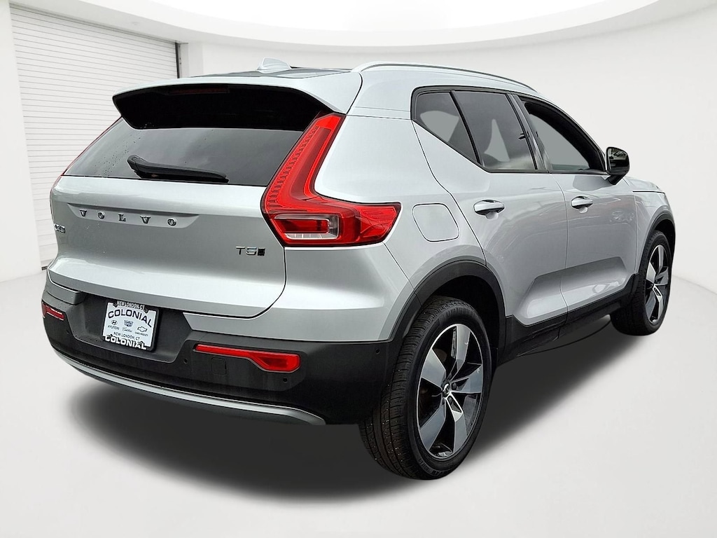 Used 2019 Volvo XC40 Momentum