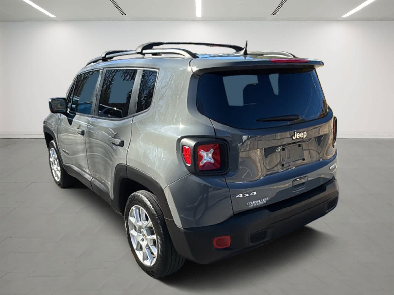 2022 Jeep Renegade Latitude photo 3