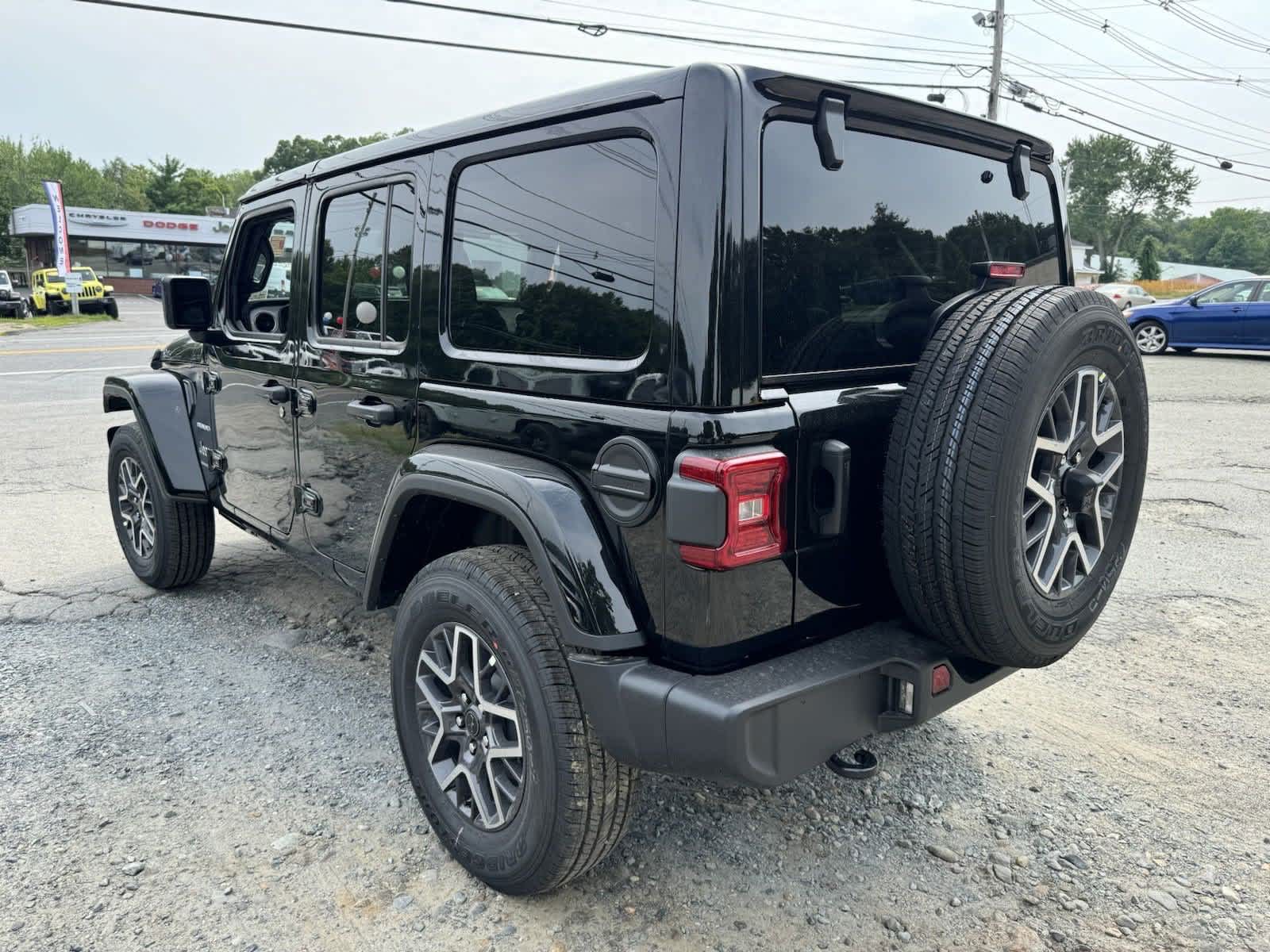 2024 Jeep Wrangler Sahara photo 2