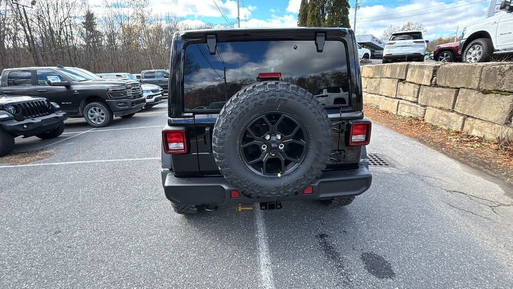 New 2026 Jeep Wrangler 4-DOOR WILLYS Sport Utility