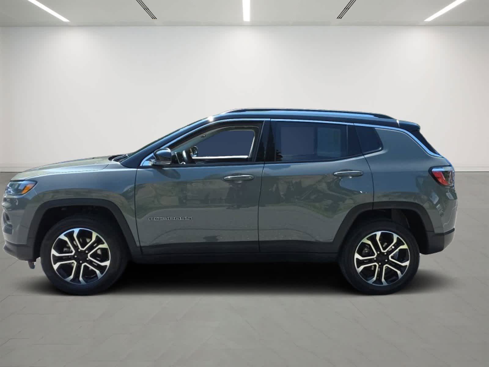 2022 Jeep Compass Limited photo 2