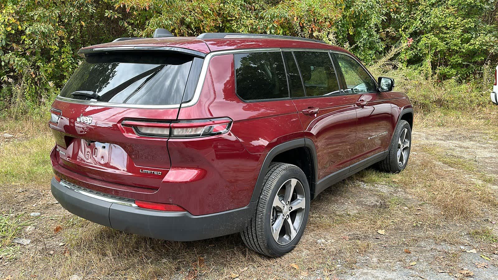 2023 Jeep Grand Cherokee L photo 4