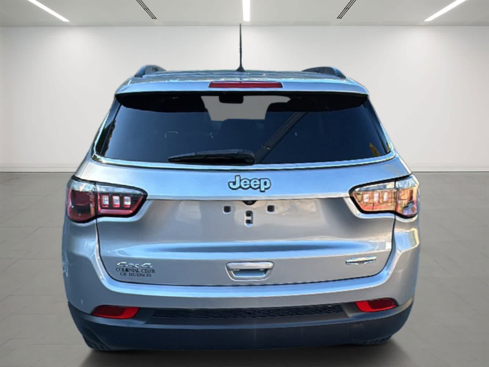 2018 Jeep Compass Latitude photo 3