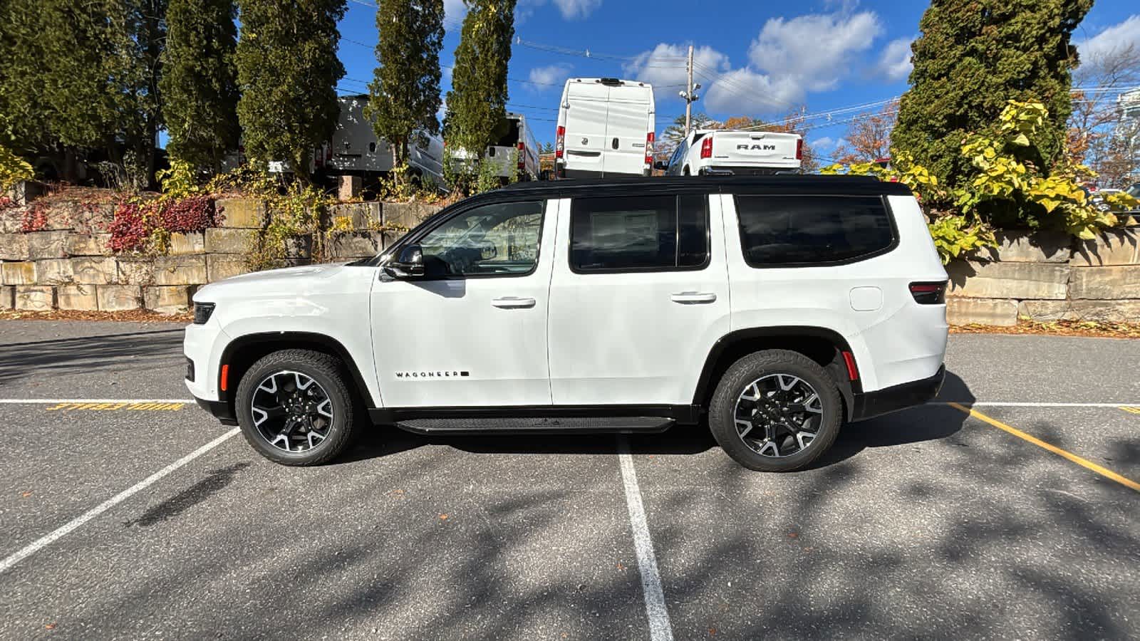 2025 Jeep Wagoneer Overland photo 2