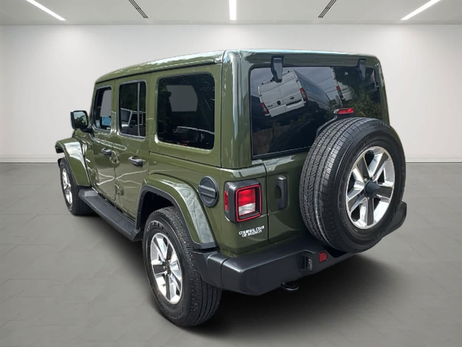 2023 Jeep Wrangler Sahara photo 3