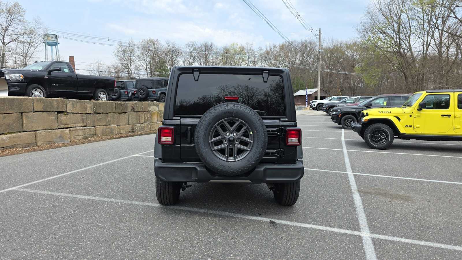 2025 Jeep Wrangler Sport photo 4