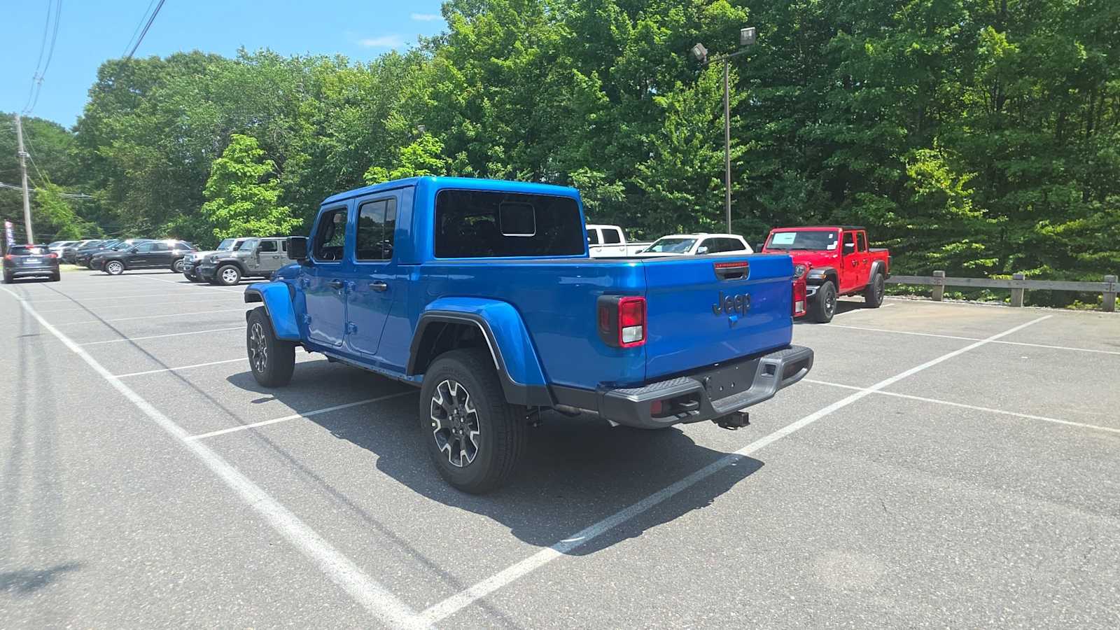 2025 Jeep Gladiator Sport S photo 3