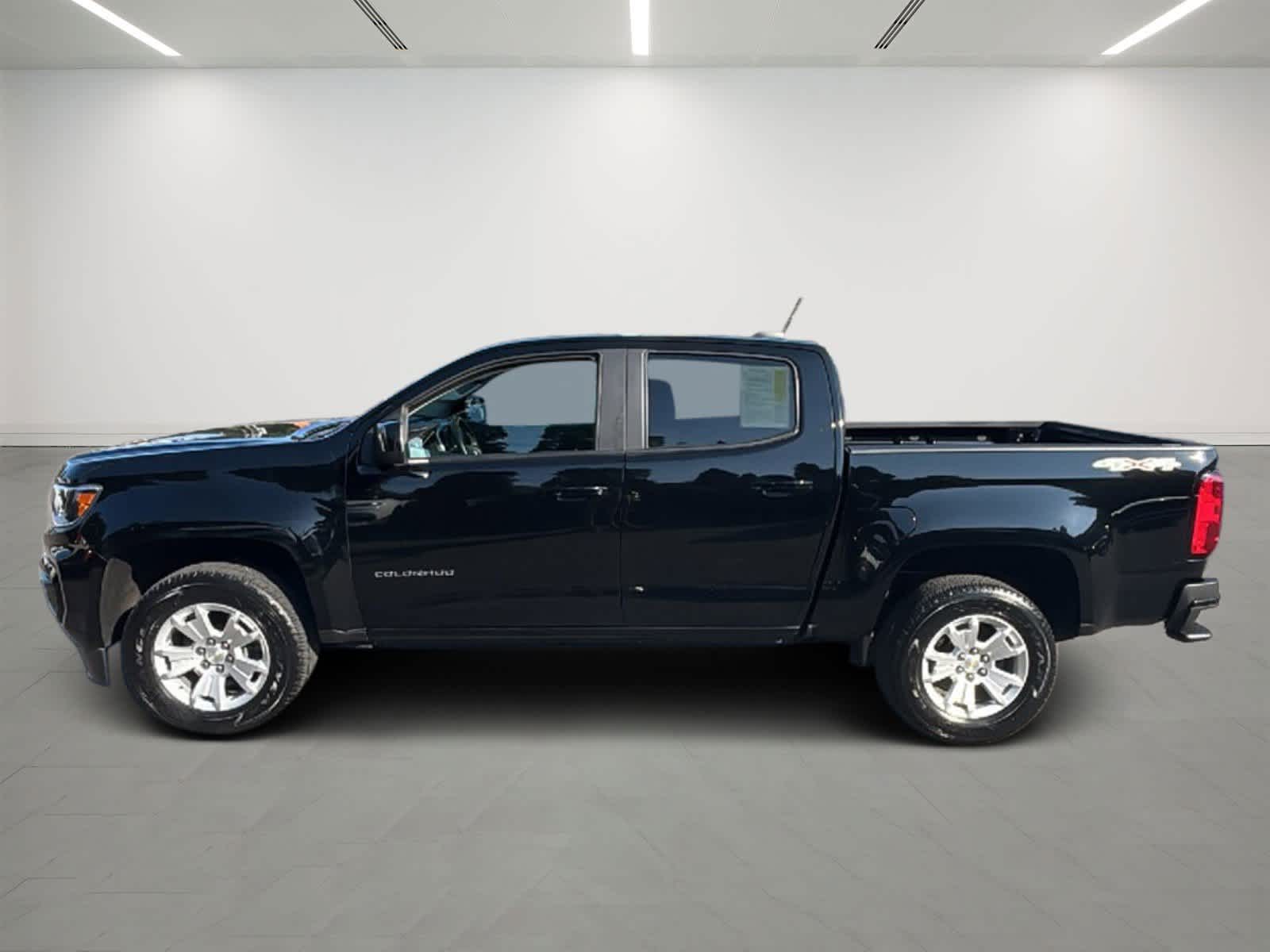 2022 Chevrolet Colorado LT photo 2