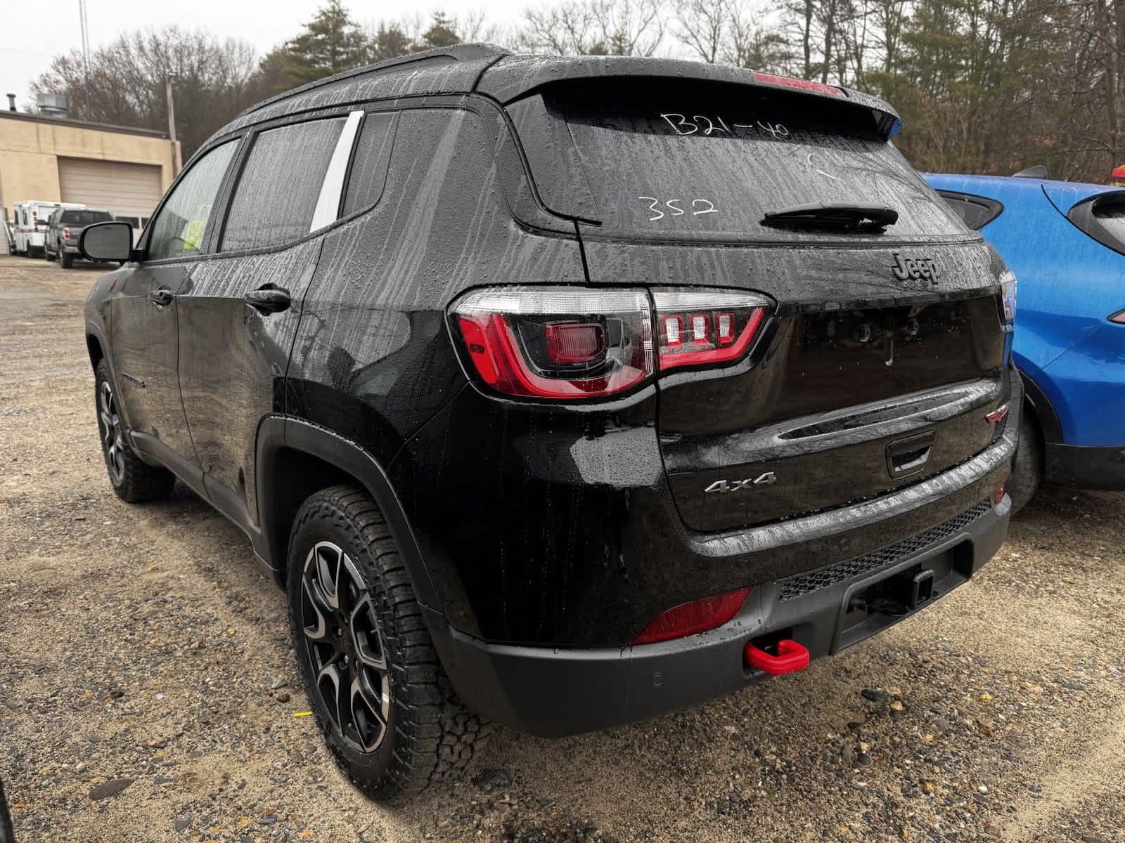 2024 Jeep Compass Trailhawk photo 2