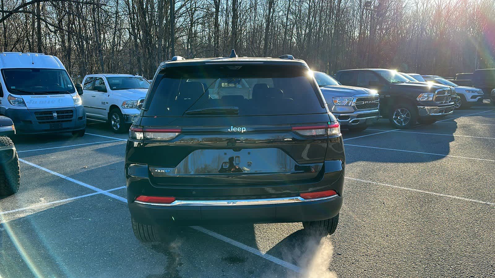 2024 Jeep Cherokee 4xe Sport photo 3