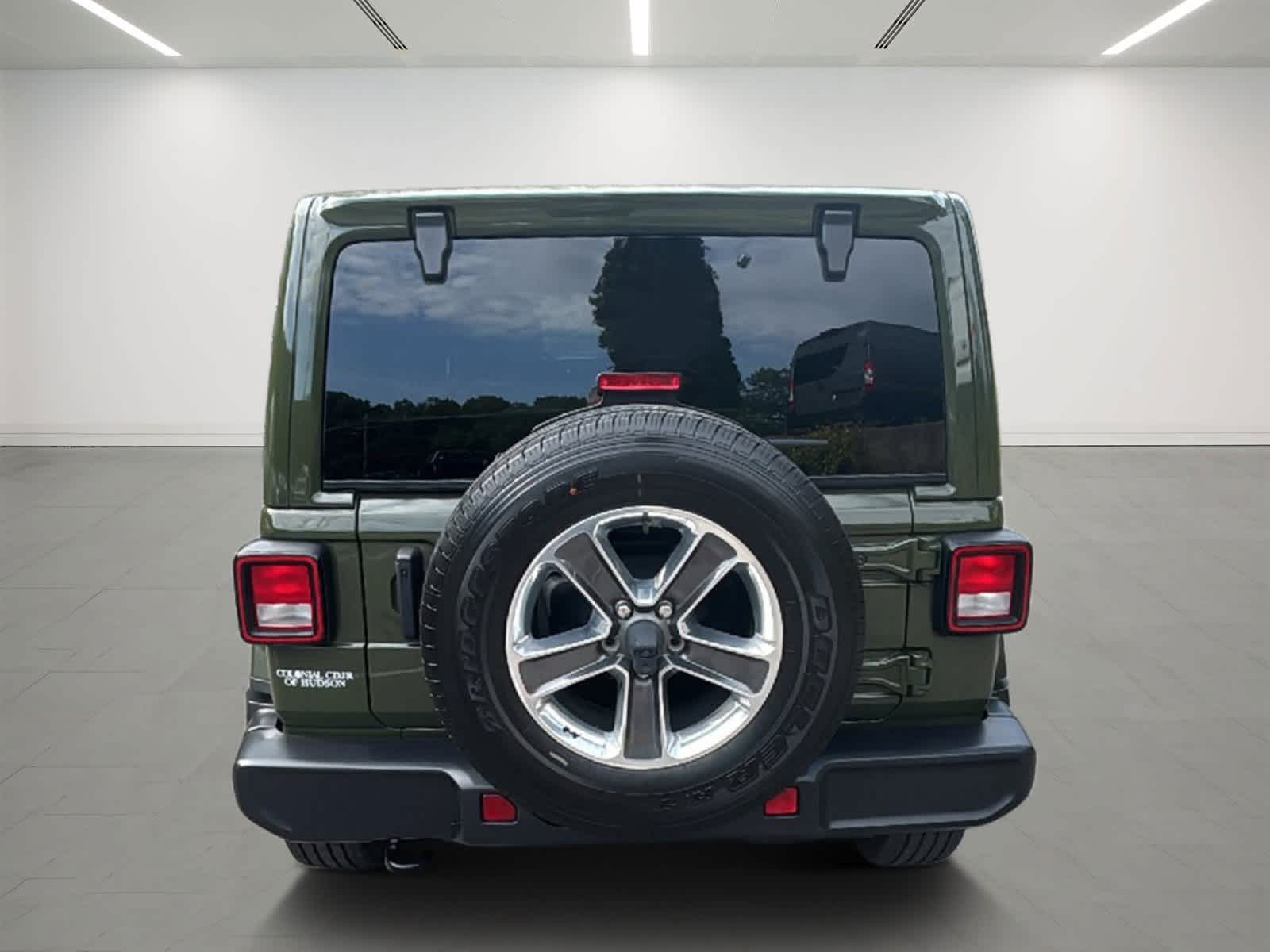 2023 Jeep Wrangler Sahara photo 4