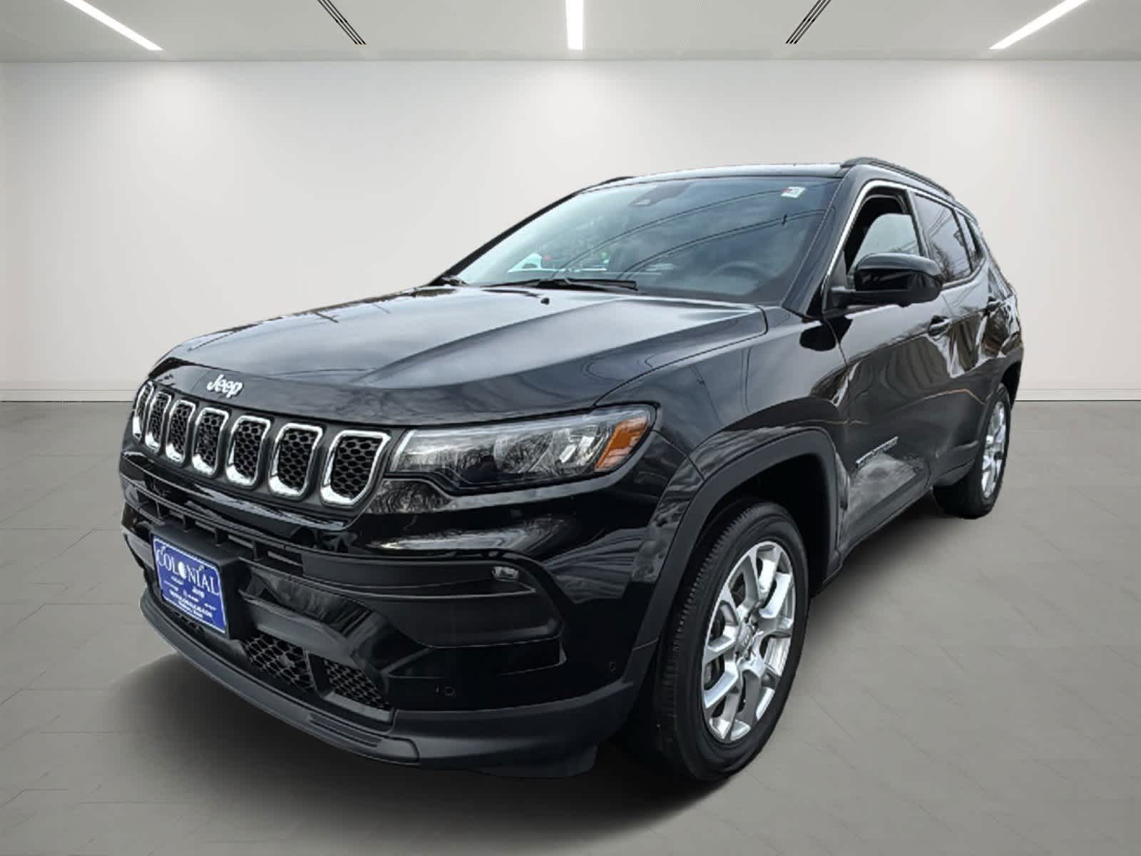 2023 Jeep Compass Latitude Lux's photo