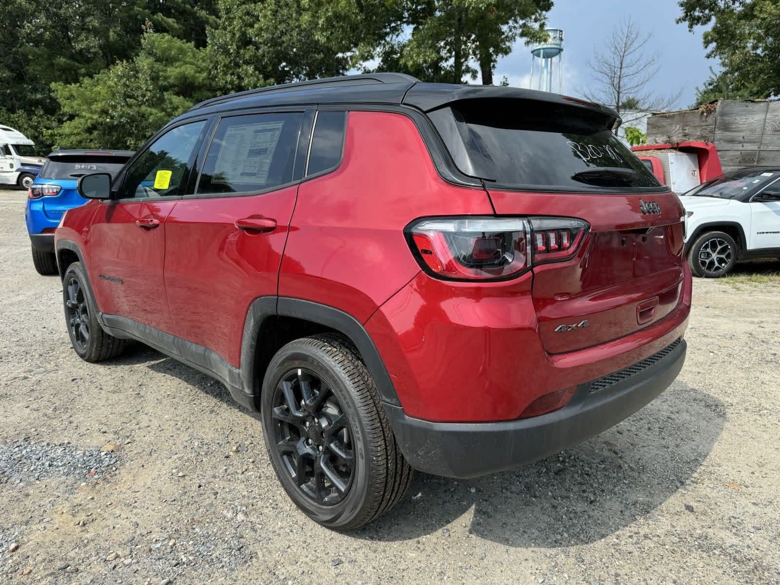 2024 Jeep Compass Latitude photo 2