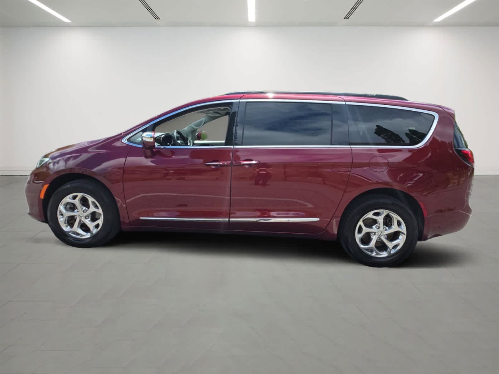 Used 2022 Chrysler Pacifica Limited with VIN 2C4RC3GG2NR119734 for sale in Hudson, MA