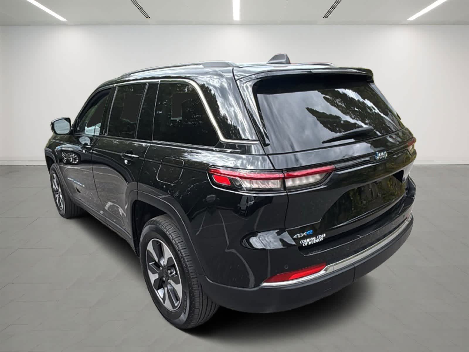 2023 Jeep Cherokee 4xe photo 3