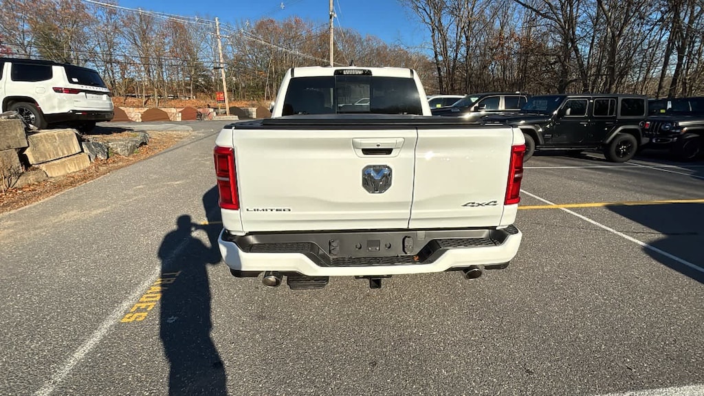 New 2026 Ram 1500 LIMITED CREW CAB 4X4 5'7 BOX Pickup