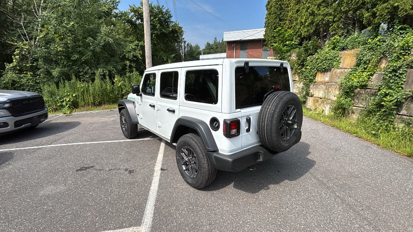 2025 Jeep Wrangler Sport S photo 3