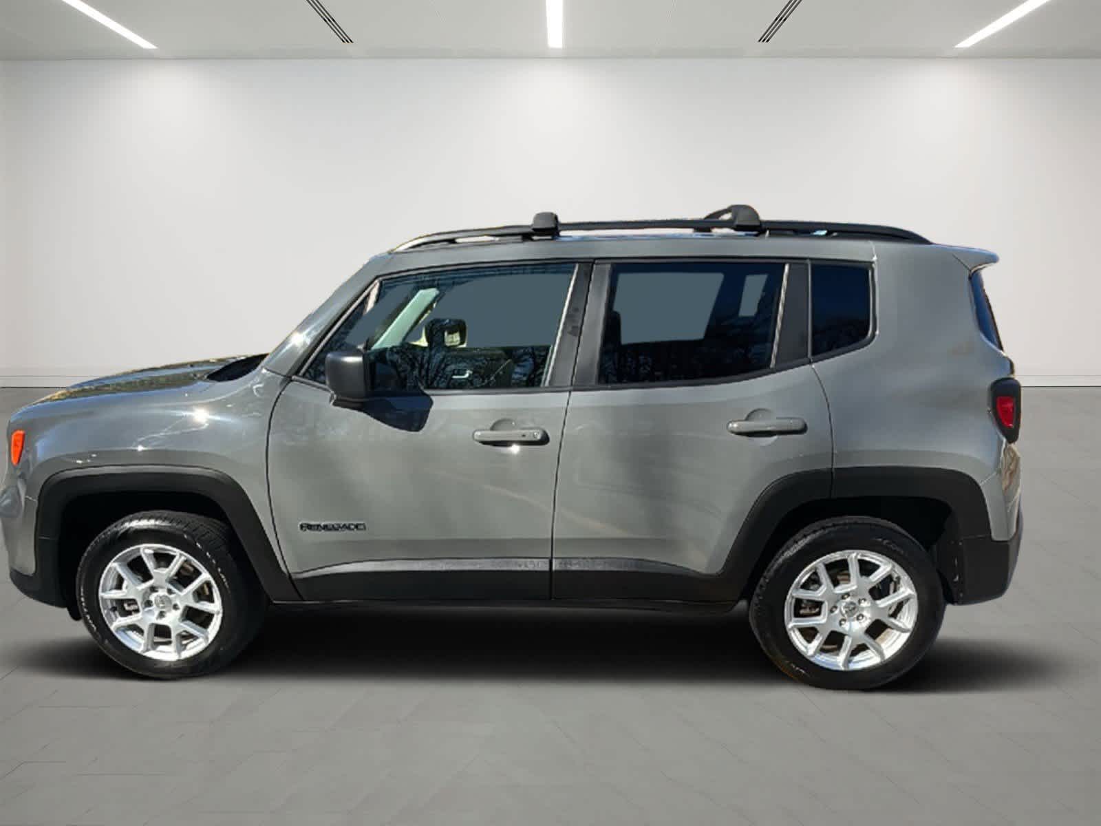 2022 Jeep Renegade Latitude photo 2