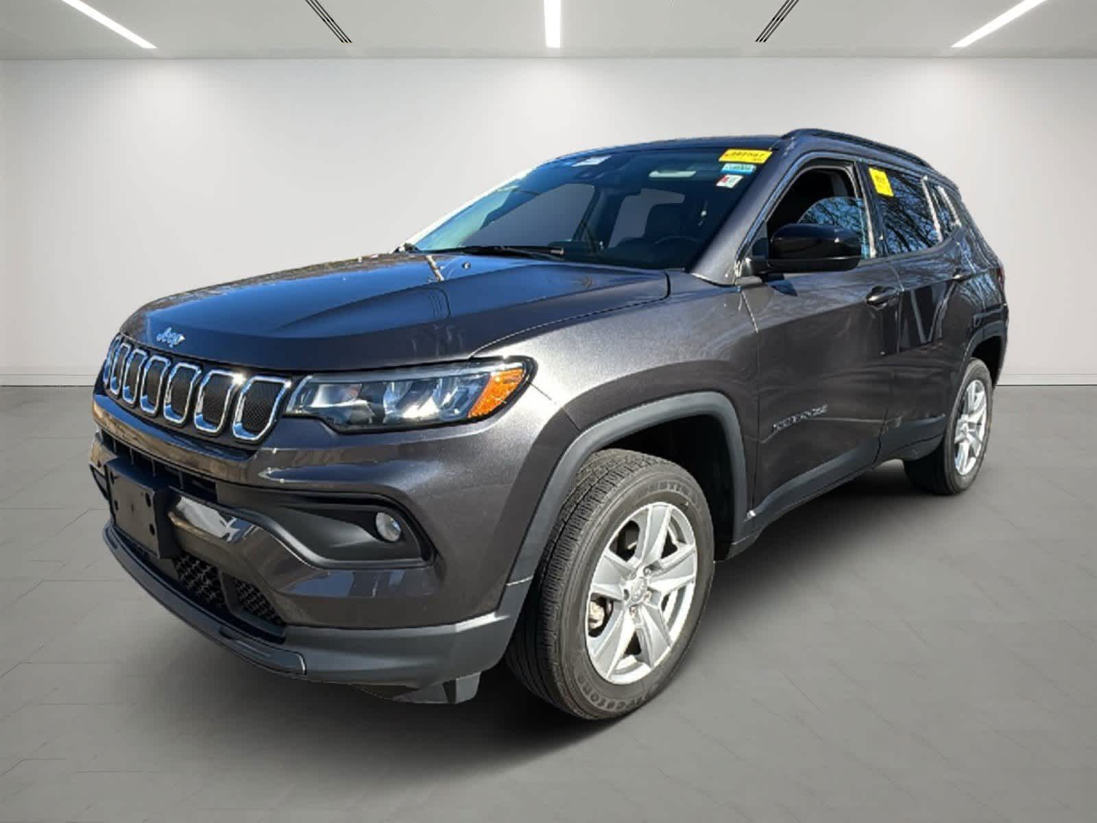 2022 Jeep Compass Latitude's photo