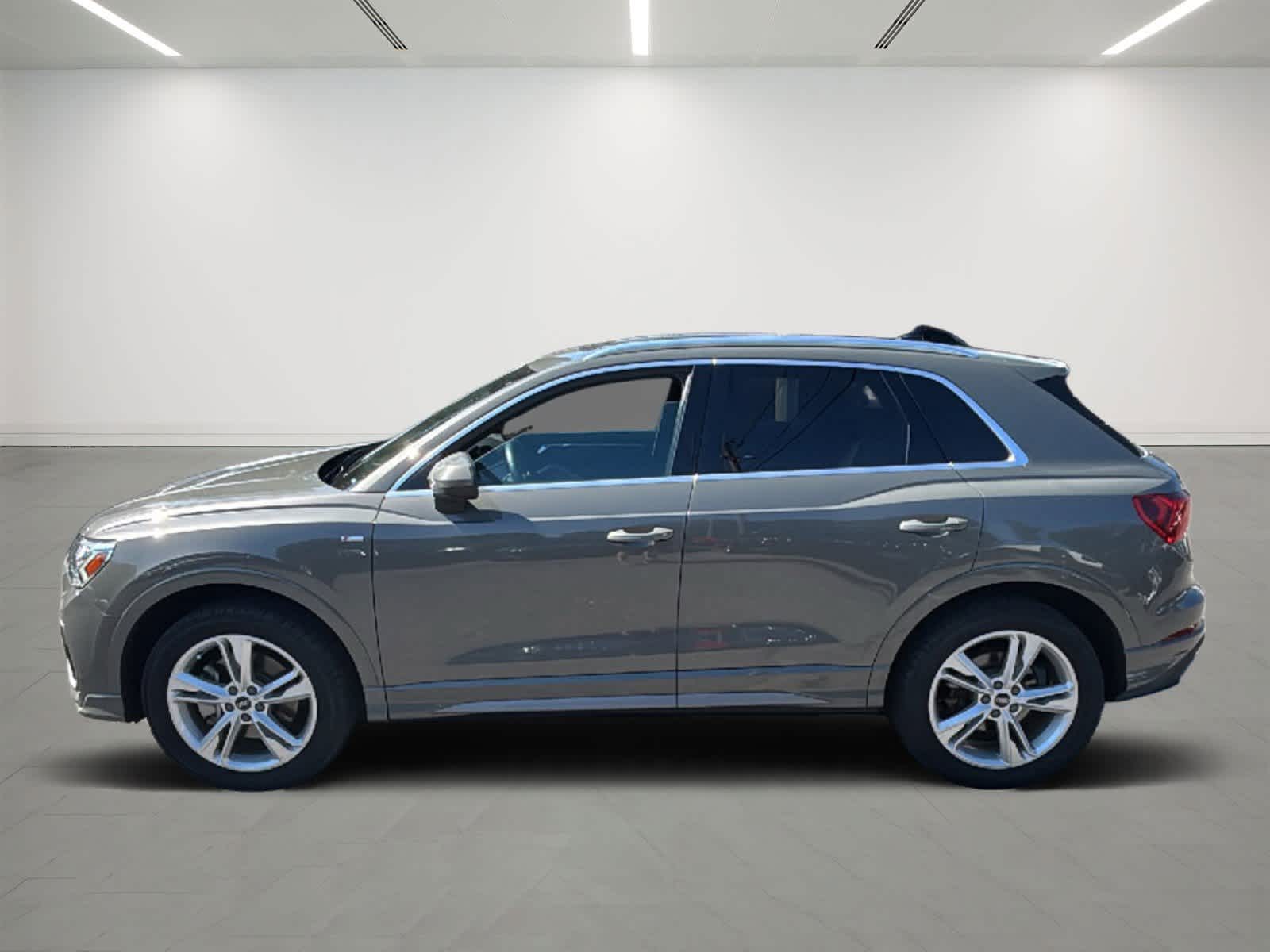 2021 Audi Q3 S line Premium Plus 45 TFSI photo 2