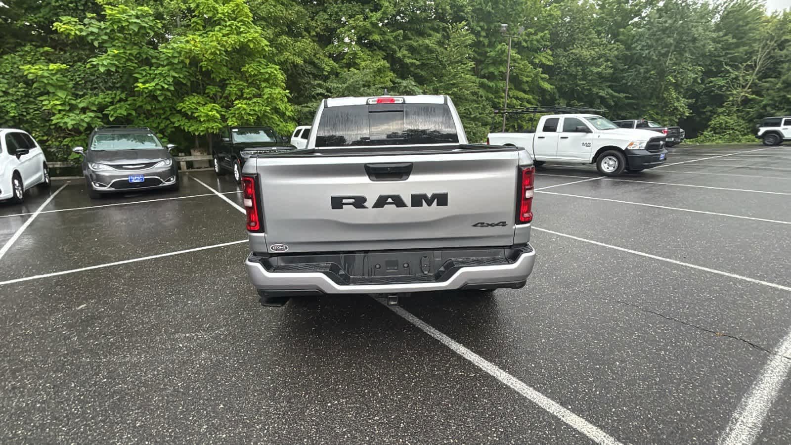 2025 Ram 1500 Tradesman photo 4