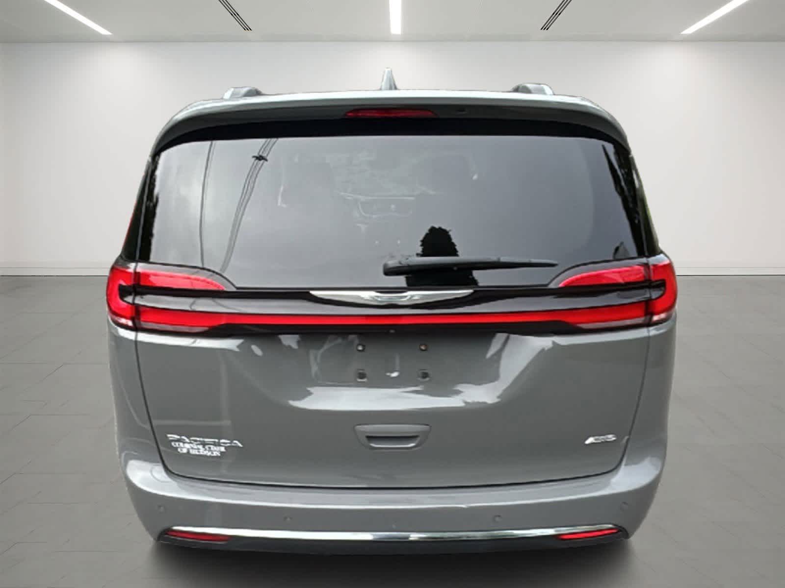 2021 Chrysler Pacifica Touring L photo 4